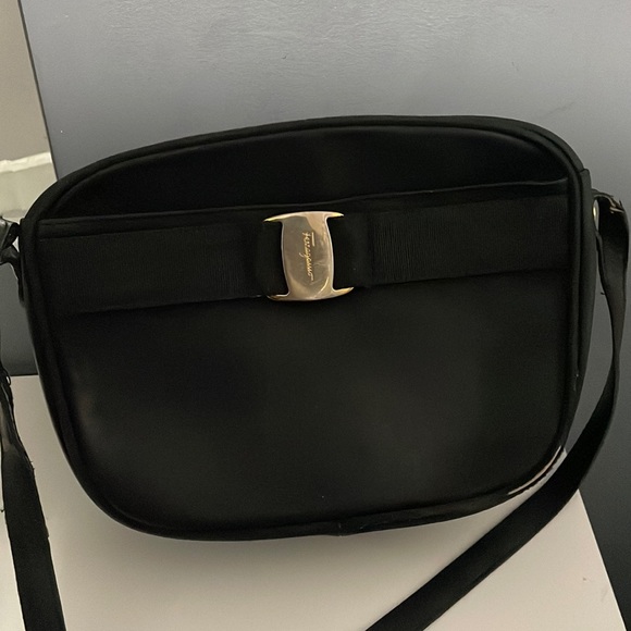 Authentic Ferragamo purse *read description first* vintage condition - Picture 15 of 16